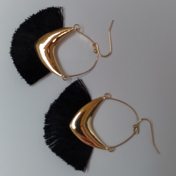 Gold Hoop  Fringe Earrings NWT - Picture 3 of 6